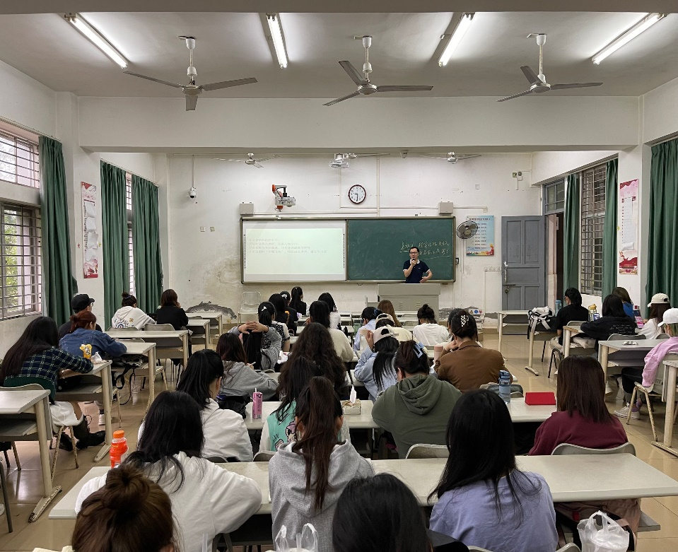 青年之聲教育學(xué)院創(chuàng)新創(chuàng)業(yè)實(shí)踐周-大學(xué)生如何開(kāi)展課外社會(huì)實(shí)踐