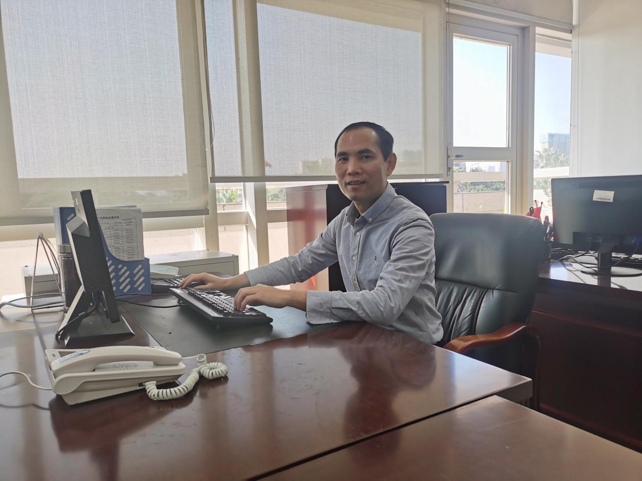 王欣慕：百舸爭(zhēng)流，奮楫者先