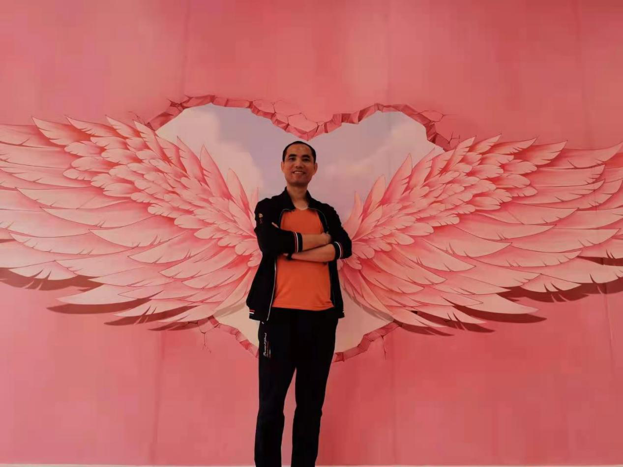 王欣慕：百舸爭(zhēng)流，奮楫者先