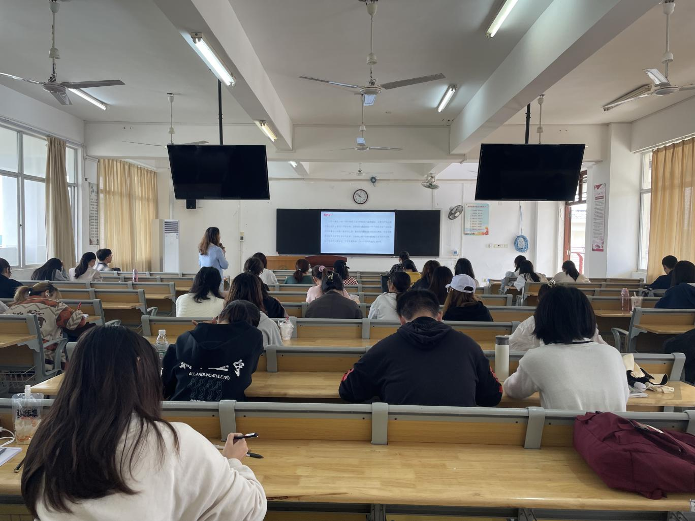 青年之聲教育學(xué)院創(chuàng)新創(chuàng)業(yè)實(shí)踐周-科學(xué)學(xué)習(xí)黃金學(xué)習(xí)法則