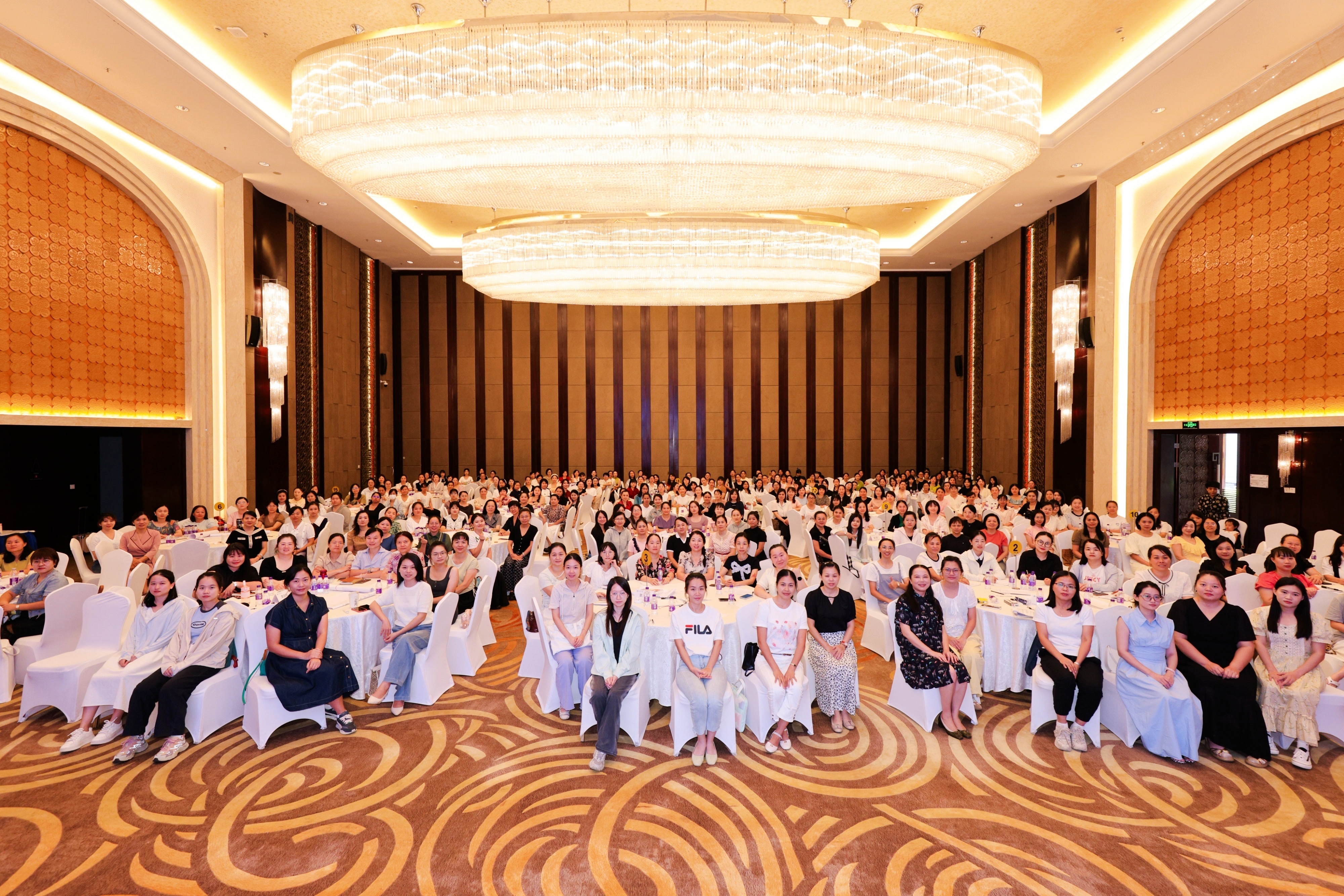 2024年海南省幼兒園保育教育質(zhì)量提升實驗區(qū)1+N項目舉辦中期總結(jié)交流活動