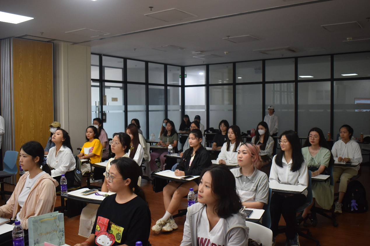 教育學(xué)院習(xí)近平新思想閱讀分享會(huì)