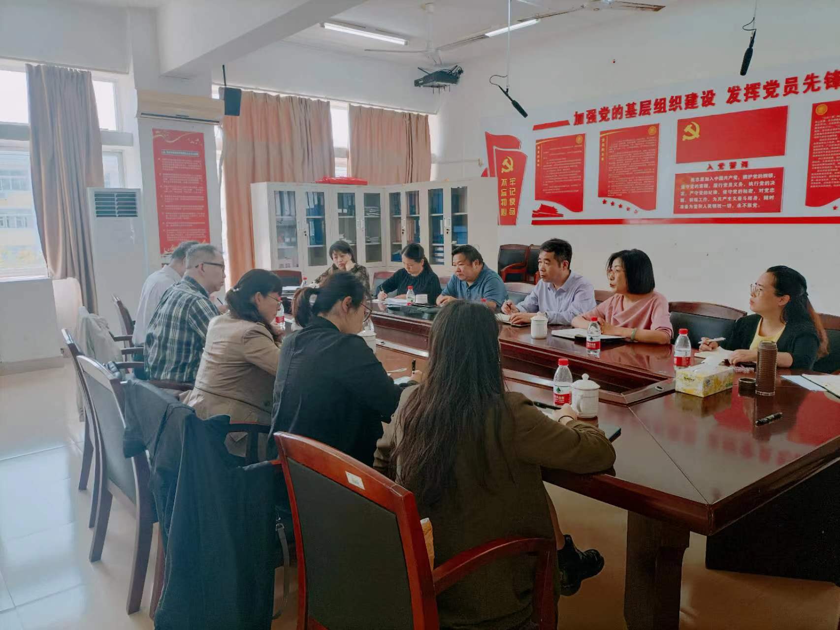 北京東方英倫國際教育信息技術(shù)研究院常務(wù)副院長吳江一行到我院交流