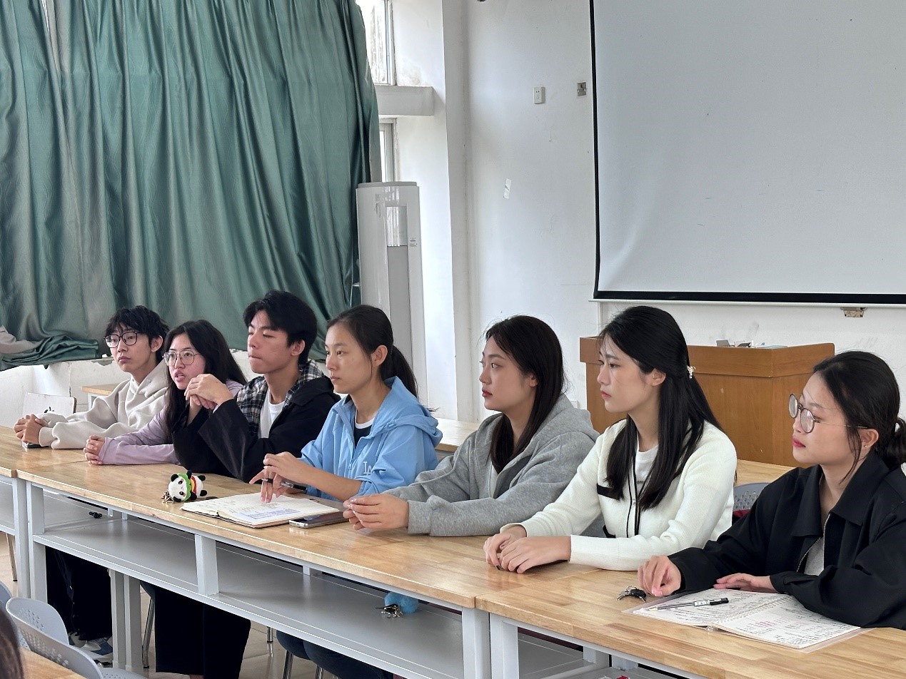 教育學(xué)院召開新學(xué)期團(tuán)學(xué)例會(huì)