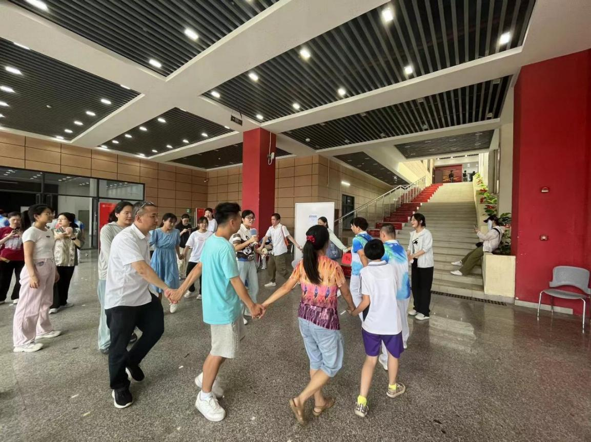 “與愛同行,共沐春光”―教育學(xué)院“全國助殘日”特別活動成功舉辦