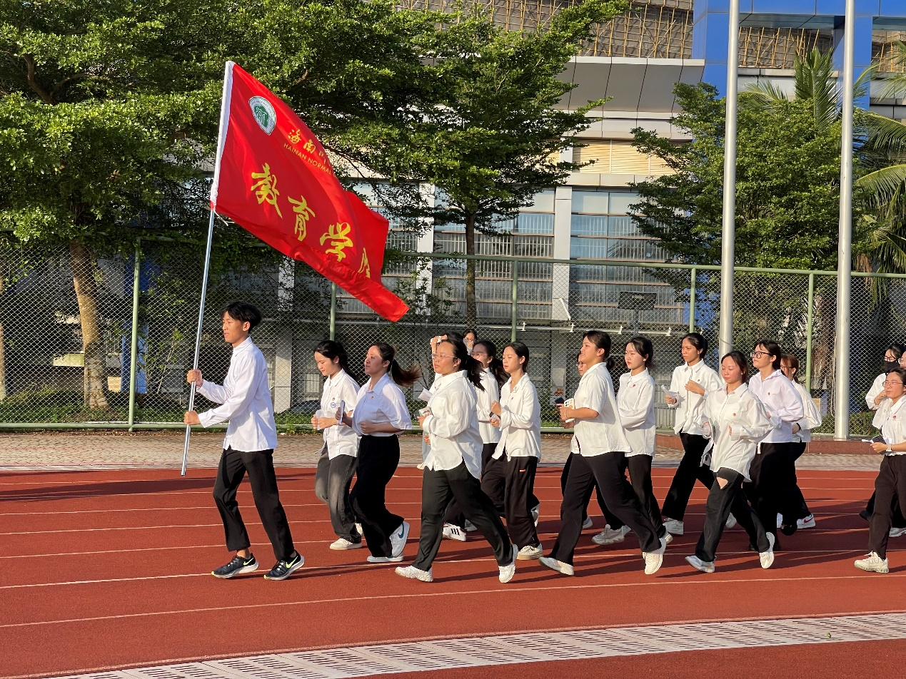 青年之聲?教育學院 “青春獻禮二十大，薪火傳承譜新篇”升旗儀式