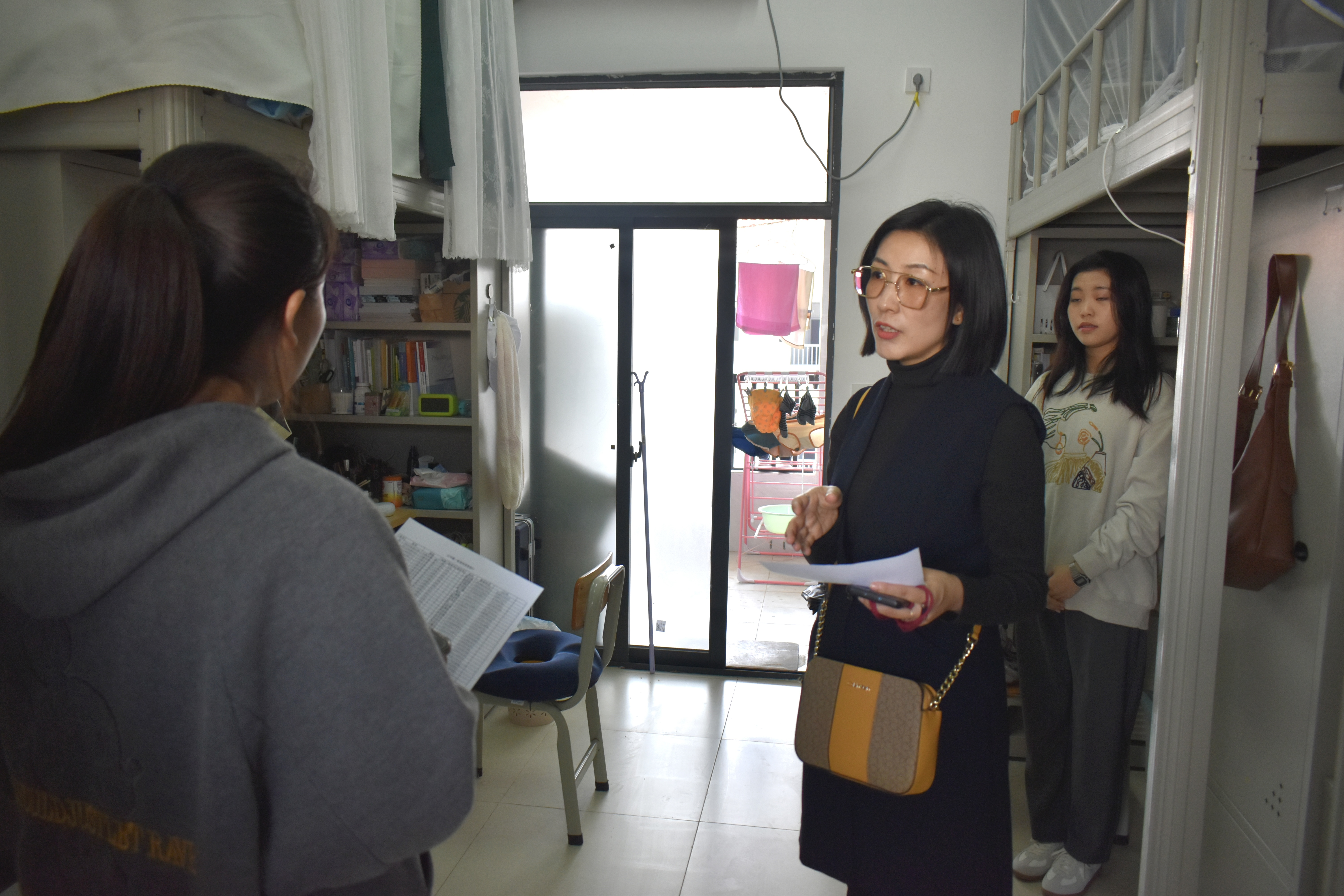 青年之聲教育學(xué)院開(kāi)學(xué)走寢