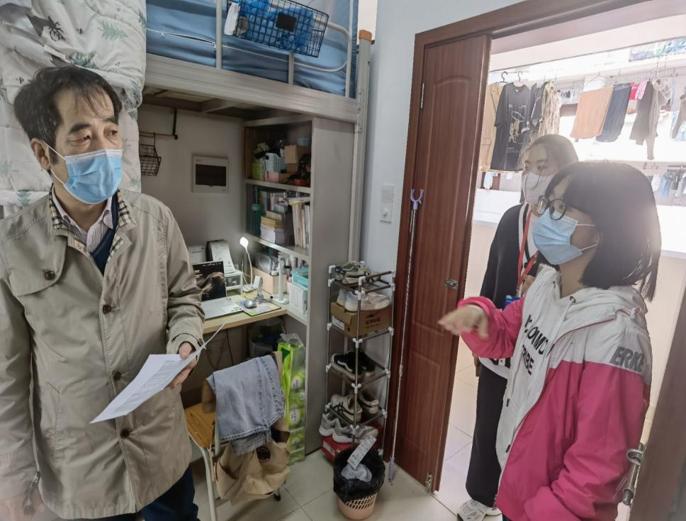 青年之聲教育學(xué)院開(kāi)學(xué)走寢