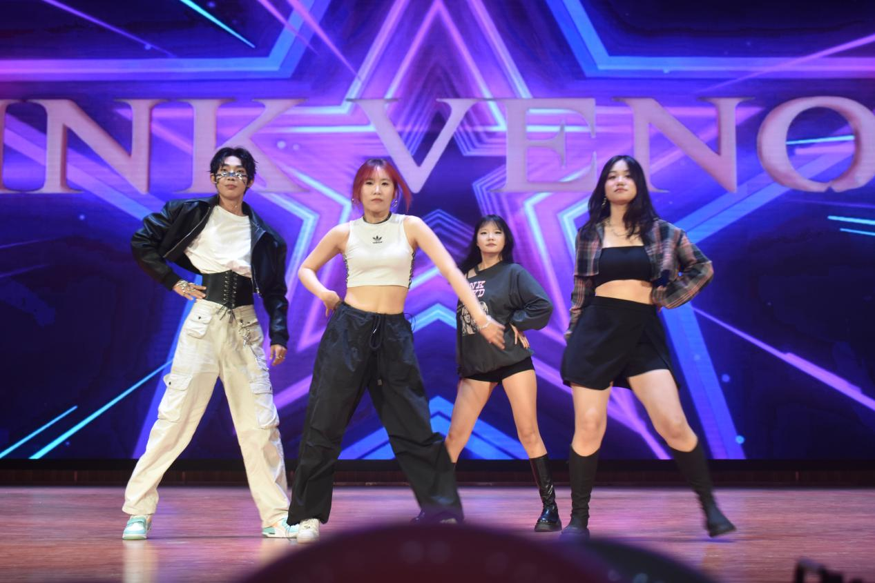 教育學院“愛承教院，載夢啟航”主題畢業(yè)晚會