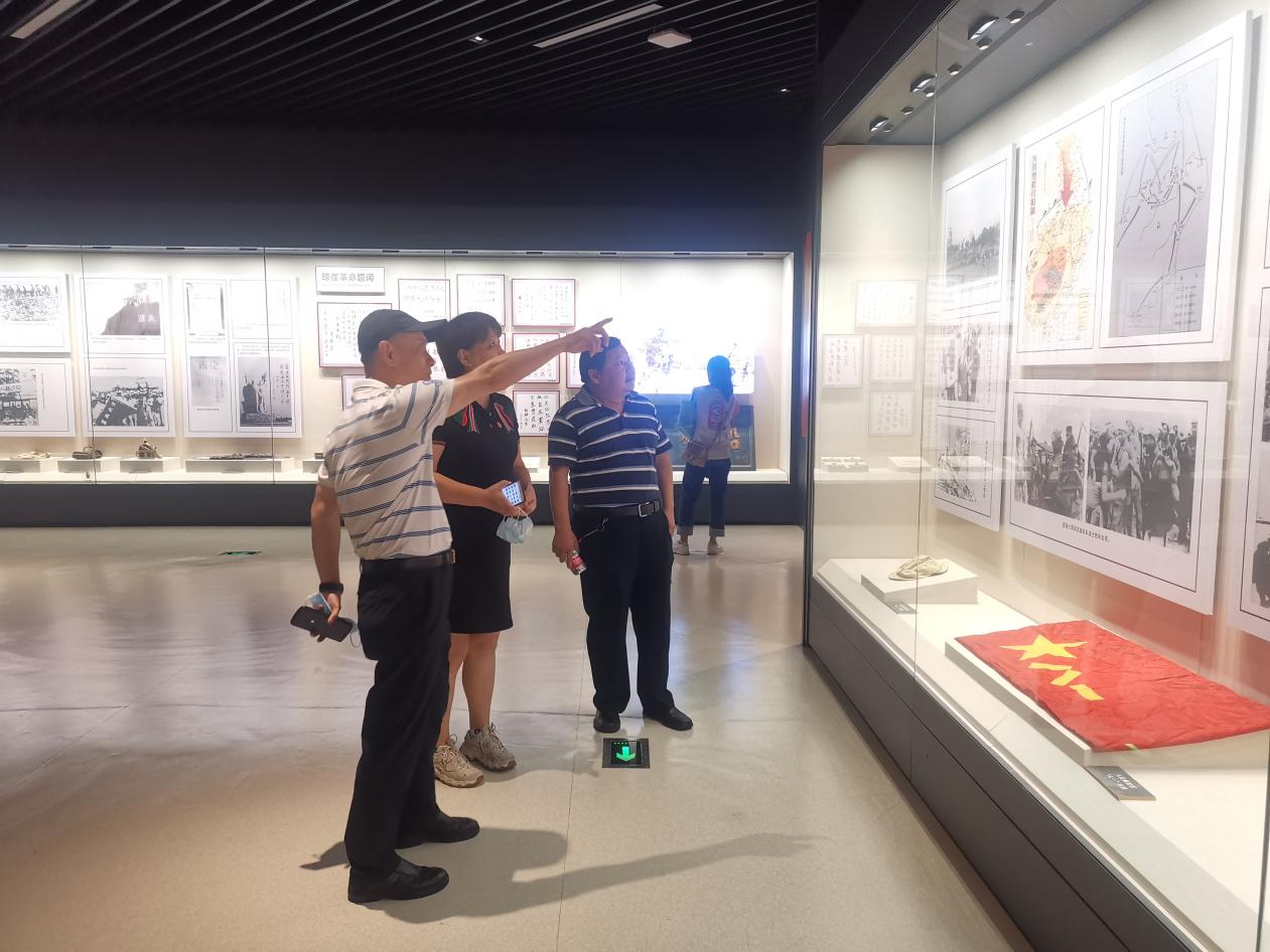 教育學院黨委赴海南省史志館開展主題黨日活動