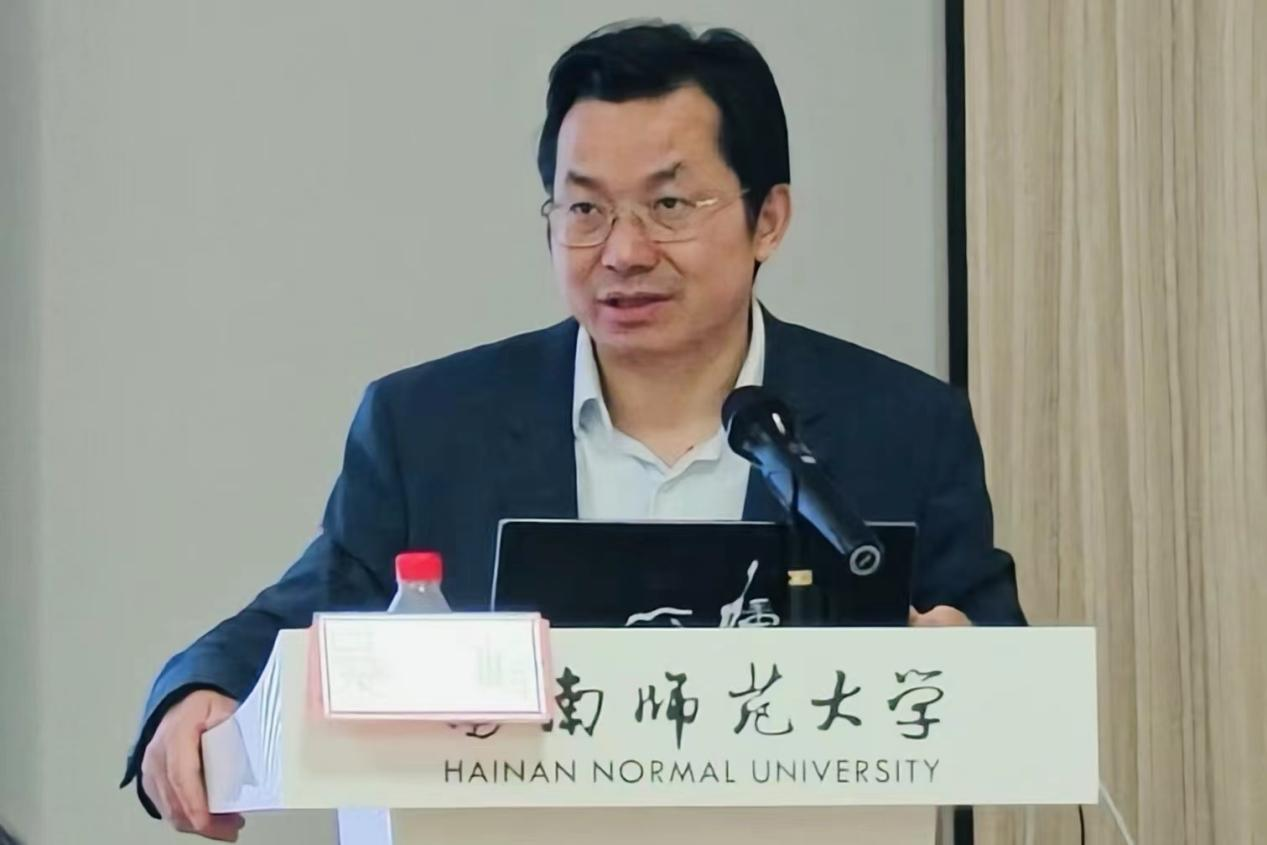 北京大學(xué)吳峰教授應(yīng)邀到教育學(xué)院作學(xué)術(shù)講座