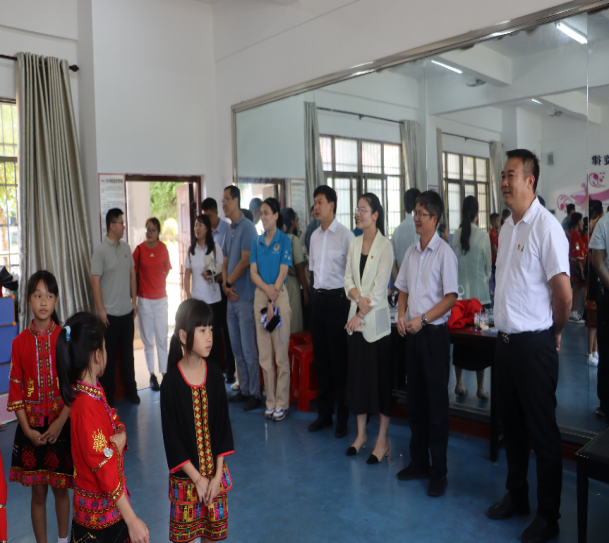 “根植希望，共育未來” 我院與五指山市水滿中心學(xué)校攜手舉辦植樹活動