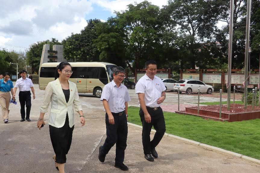 “根植希望，共育未來” 我院與五指山市水滿中心學(xué)校攜手舉辦植樹活動