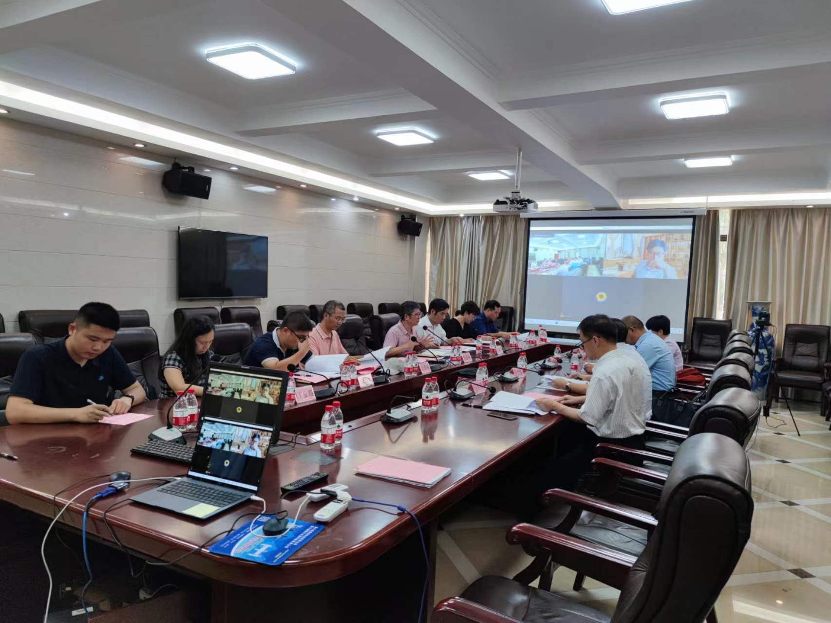 我院舉行教育學(xué)學(xué)科 授權(quán)點周期性合格評估“同行專家評估”會