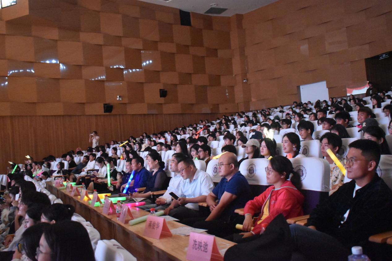 教育學(xué)院迎新晚會(huì)