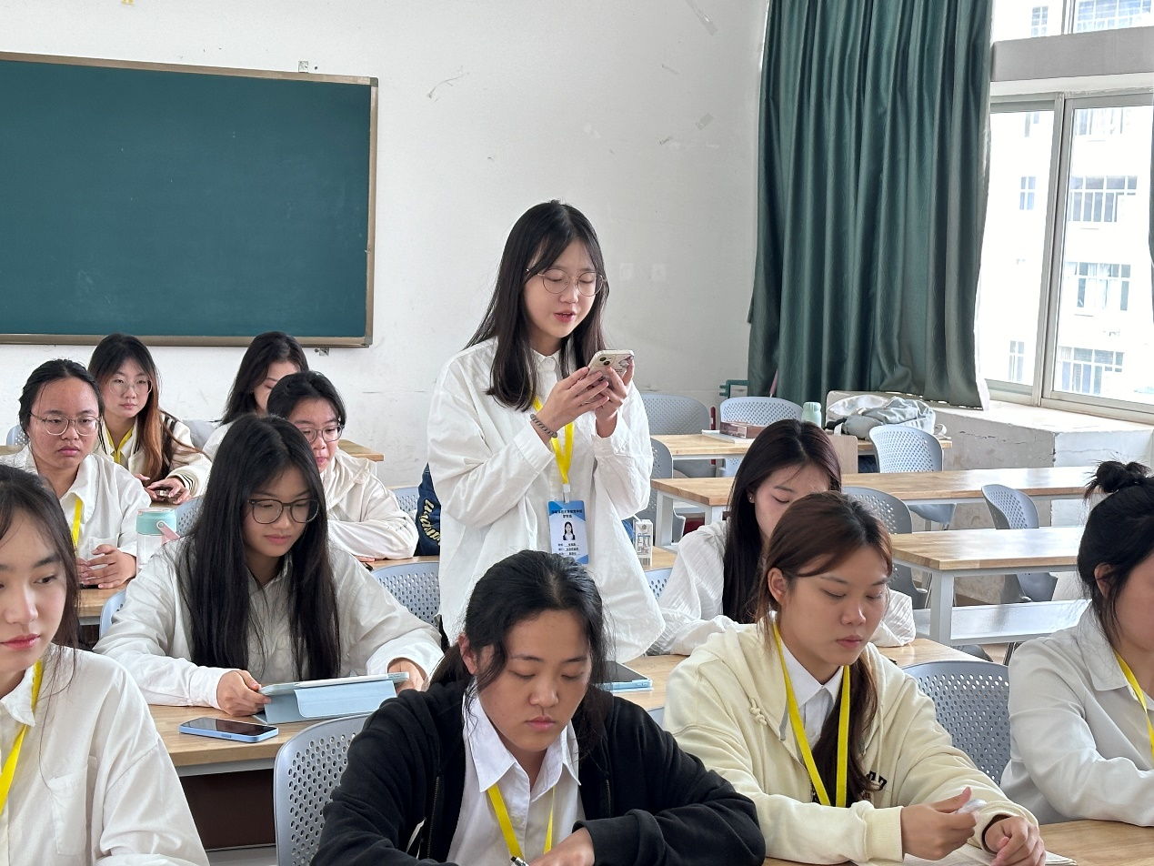 教育學(xué)院召開(kāi)新學(xué)期團(tuán)學(xué)例會(huì)