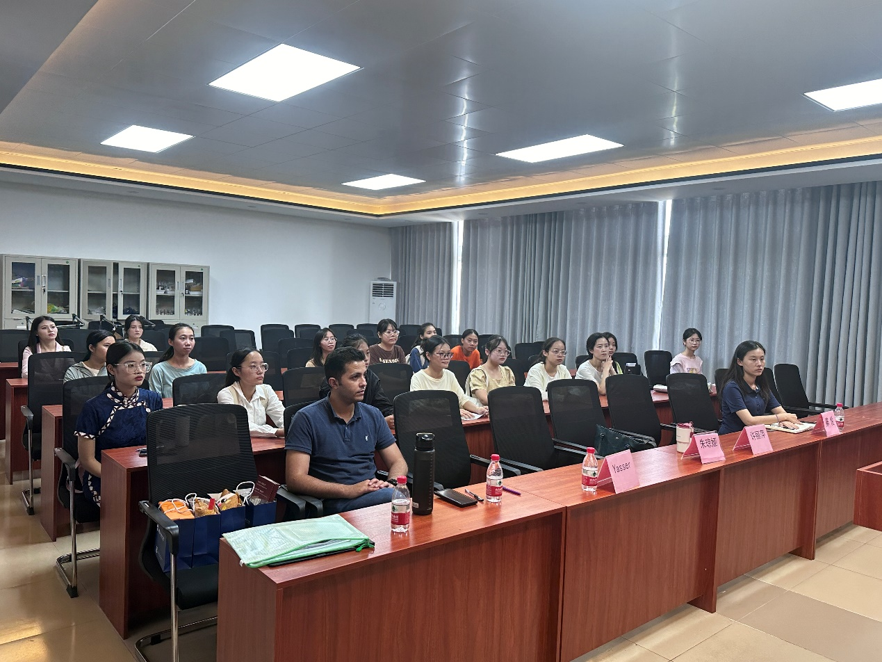 教育學院邀請觀瀾湖幼兒園開展就業(yè)專題講座暨校園專場招聘會